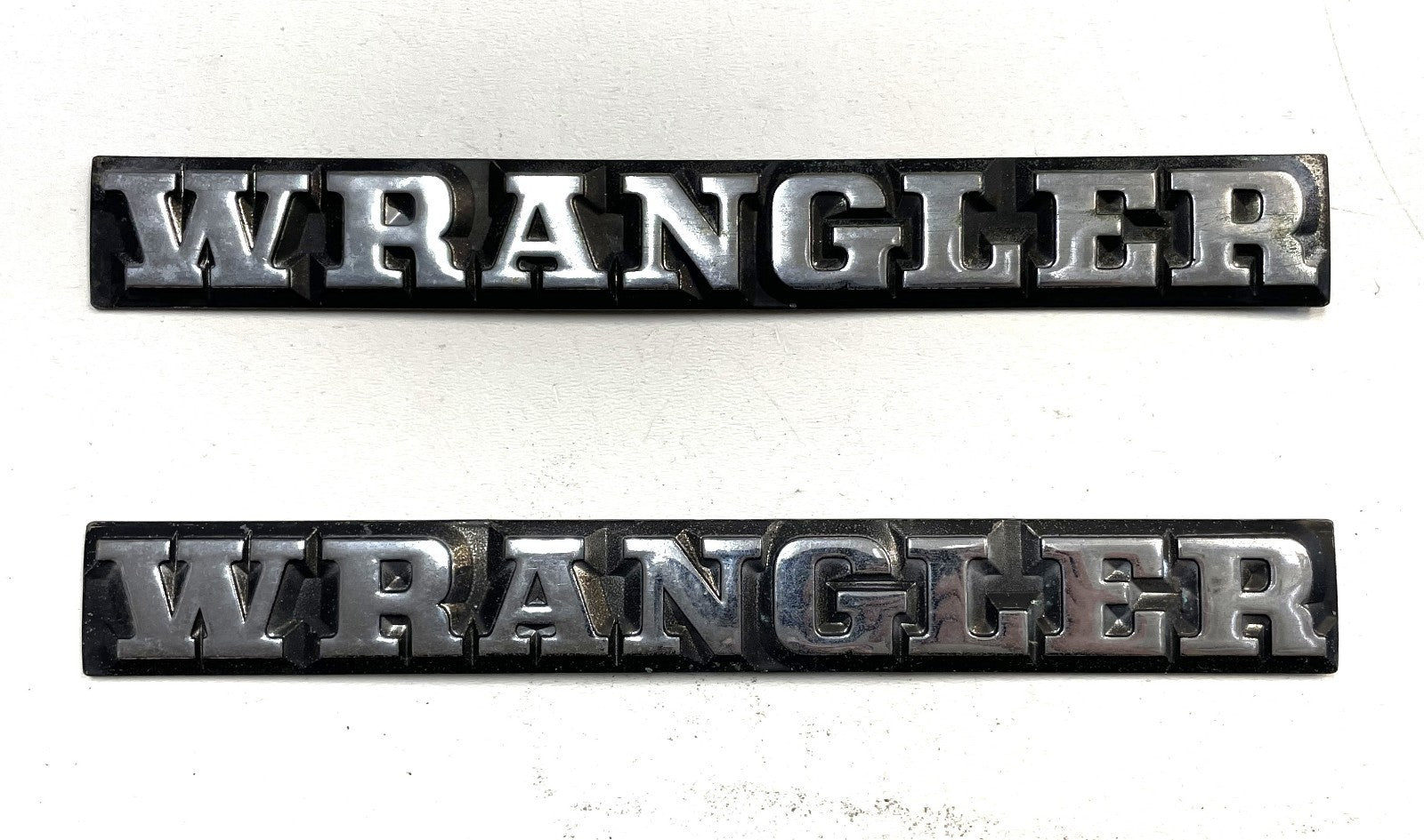Jeep YJ Wrangler Factory OEM Emblems Badges Decals Emblem Badge Logo NICE