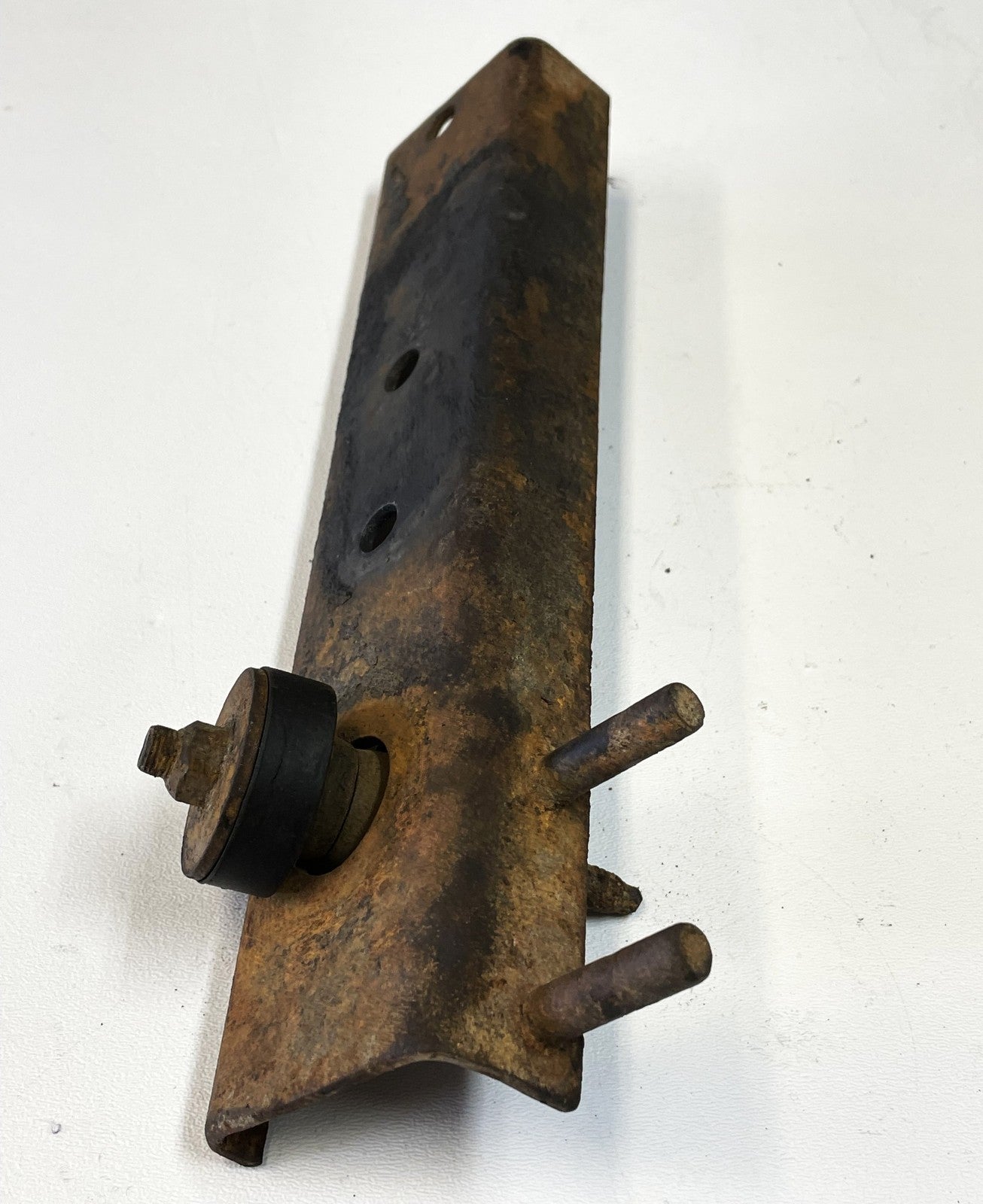 Jeep CJ manual transmission mount bracket bar CJ5  CJ7  CJ8 T176 skid plate