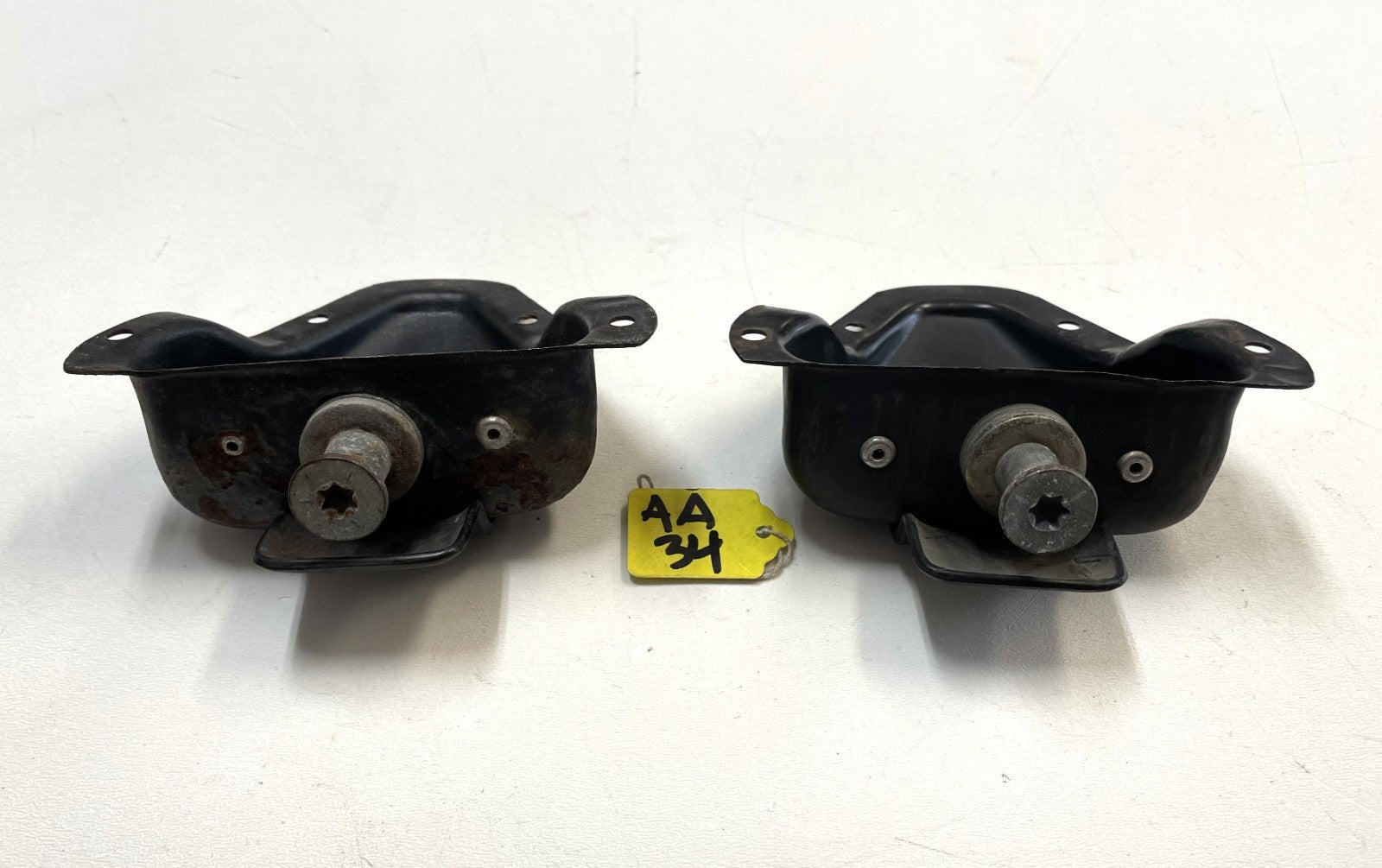 Jeep CJ7 YJ Door Strikers Striker Set Latch Pin Left Right 81-95 CJ Wrangler