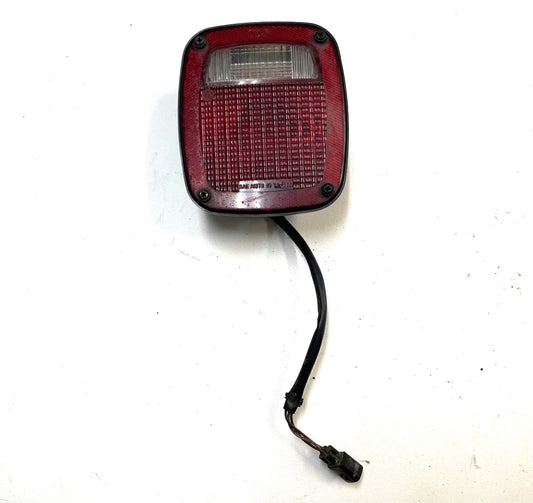 98-06 Jeep TJ Tail Light Right Passenger Wrangler Taillight Free Shipping