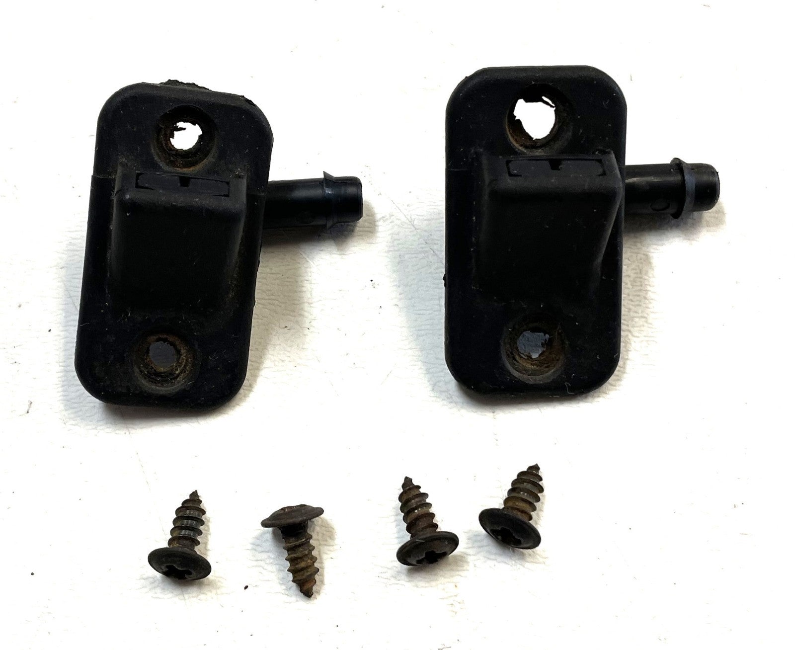 Jeep YJ windshield sprayer washer nozzle 87-95 Wrangler mister nozzles wipers