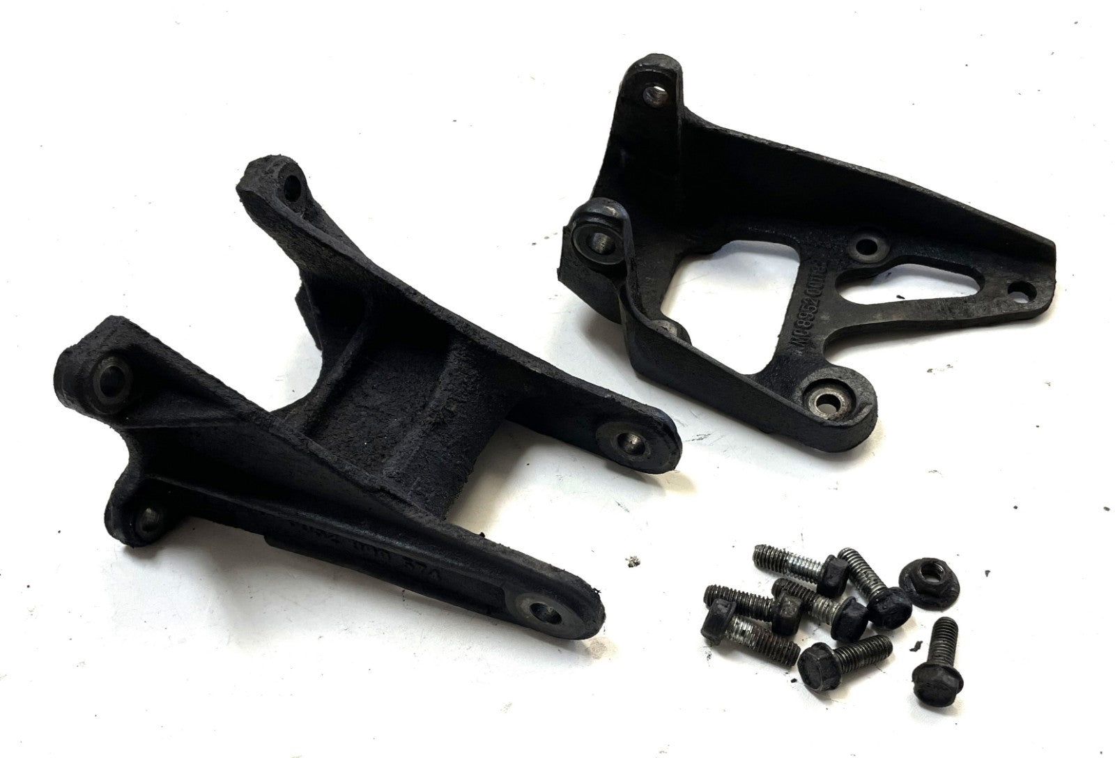 Jeep YJ 4 cylinder motor mounts 2.5 engine bracket Left / Right  87-90 Wrangler