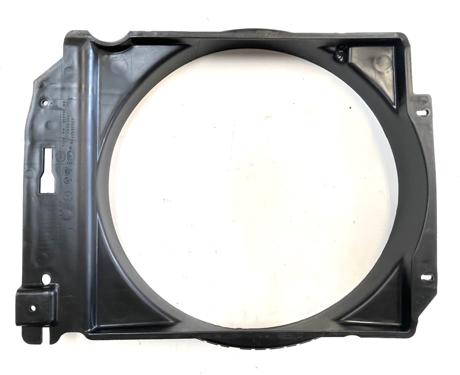 03-06 Jeep TJ 4.0 Six Cylinder fan shroud Wrangler Radiator cooling 52028127AD