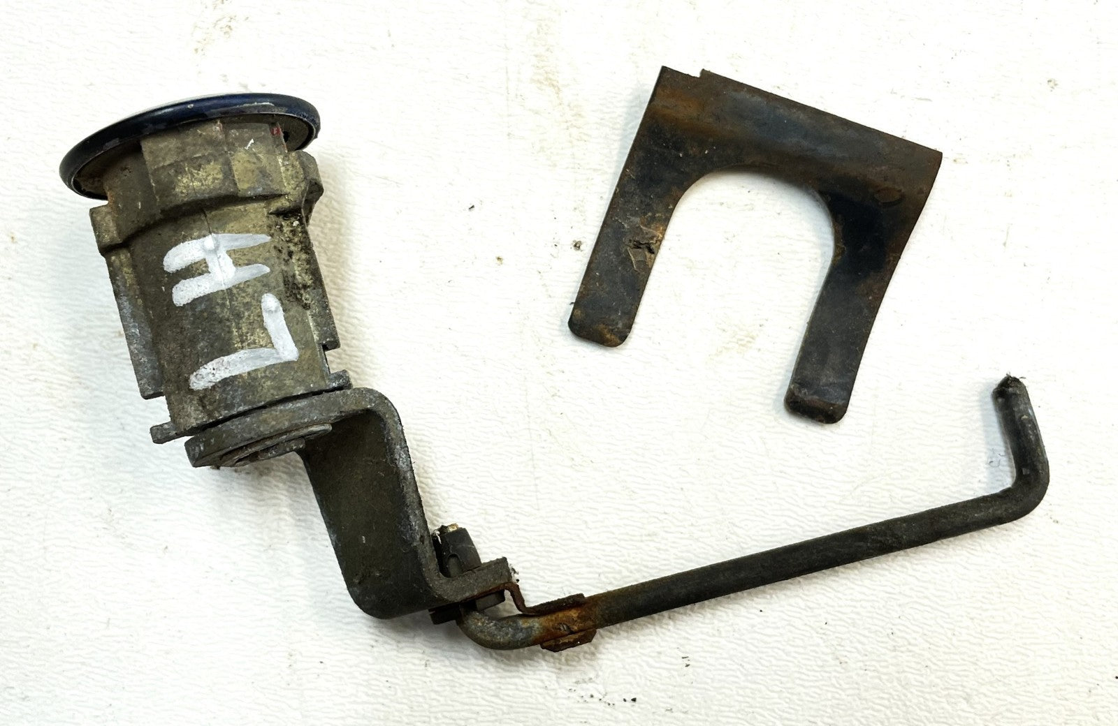 Jeep CJ7 YJ Full Door Key Lock Cylinder and Linkage Rod Wrangler fits 81-90