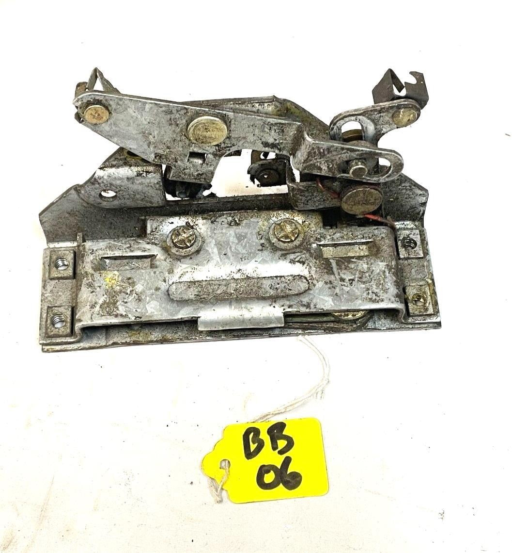 Jeep YJ Wrangler fits 92-95 Passenger right Side Full Door Latch striker catch
