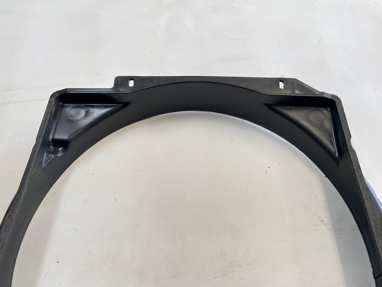 03-06 Jeep TJ 4.0 Six Cylinder fan shroud Wrangler Radiator cooling 52028127AD