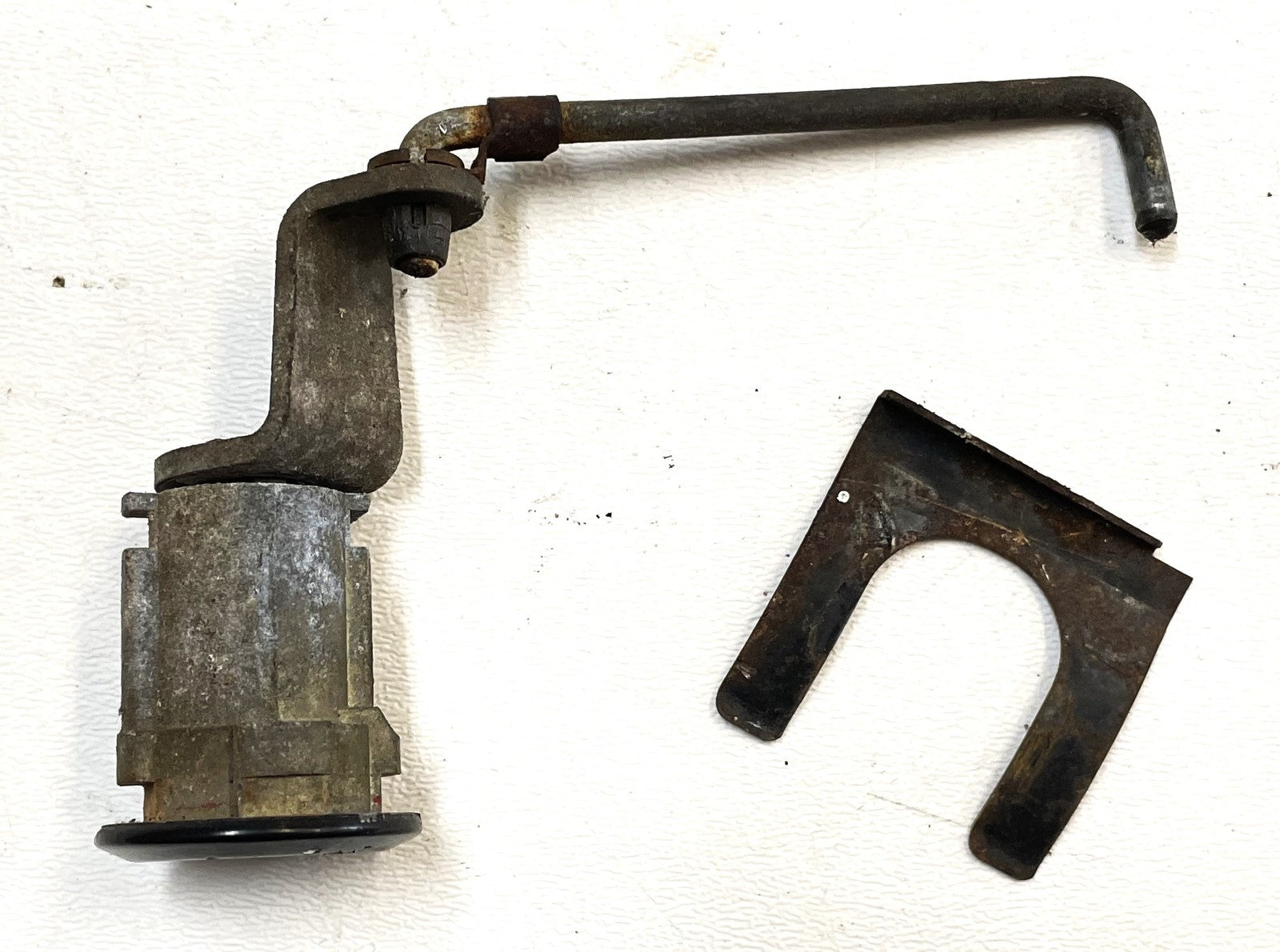 Jeep CJ7 YJ Full Door Key Lock Cylinder and Linkage Rod Wrangler fits 81-90