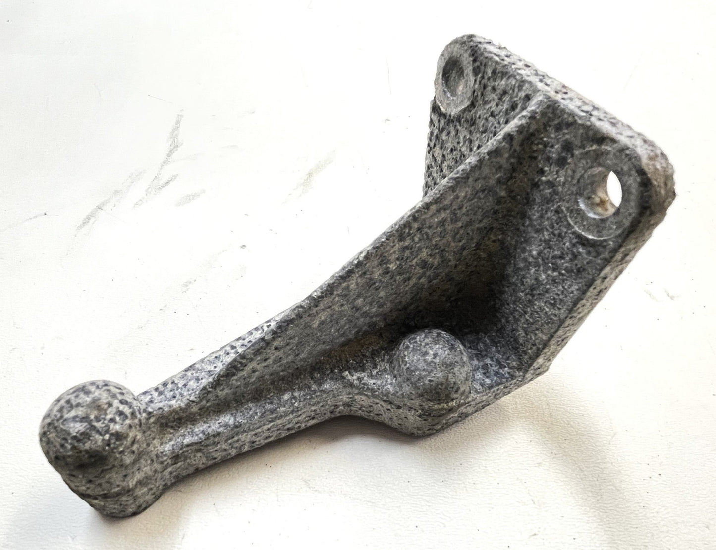 Jeep Wrangler TJ YJ 91-99 4.0 Engine Alternator Lower Mounting Bracket 53007607