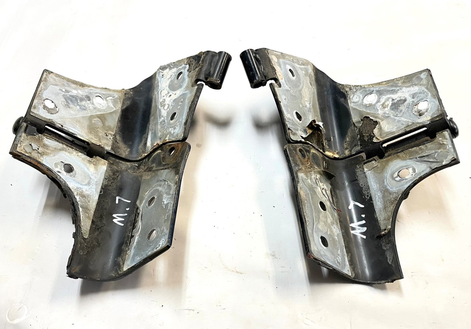Jeep TJ windshield hinges fits 97-06 Wrangler Left Right Hinge black