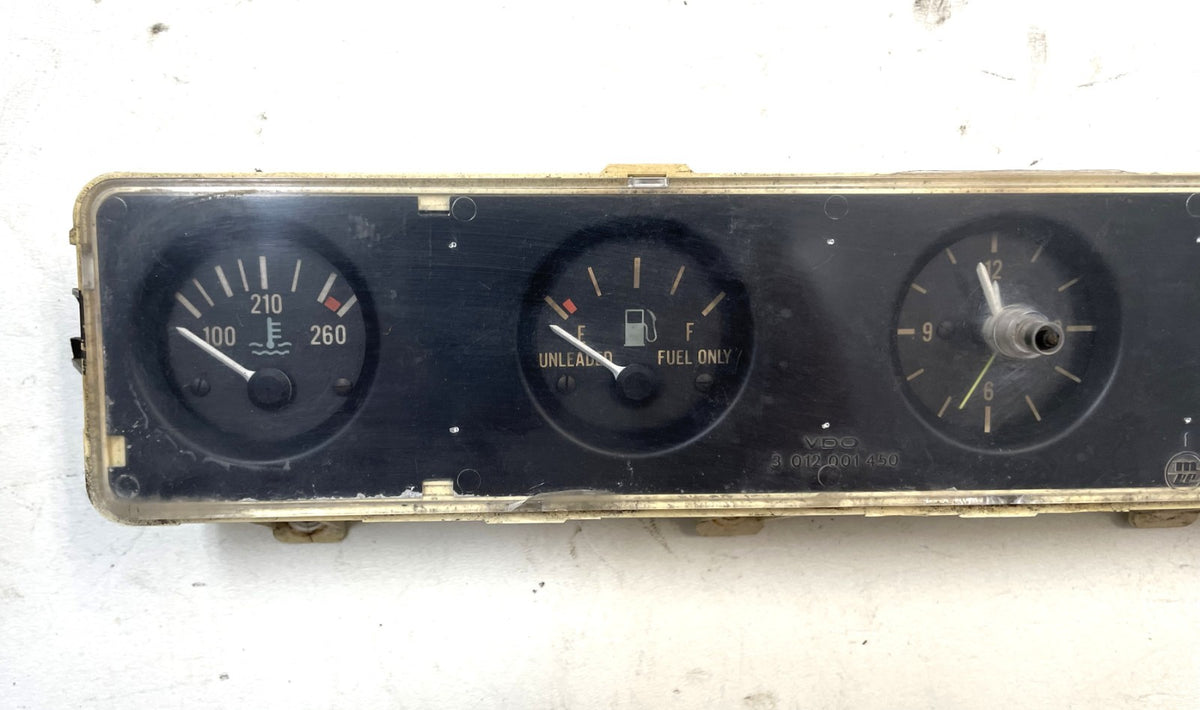 BROKEN Jeep YJ gauge cluster 87-91 Wrangler center gauges clock fuel temp volt