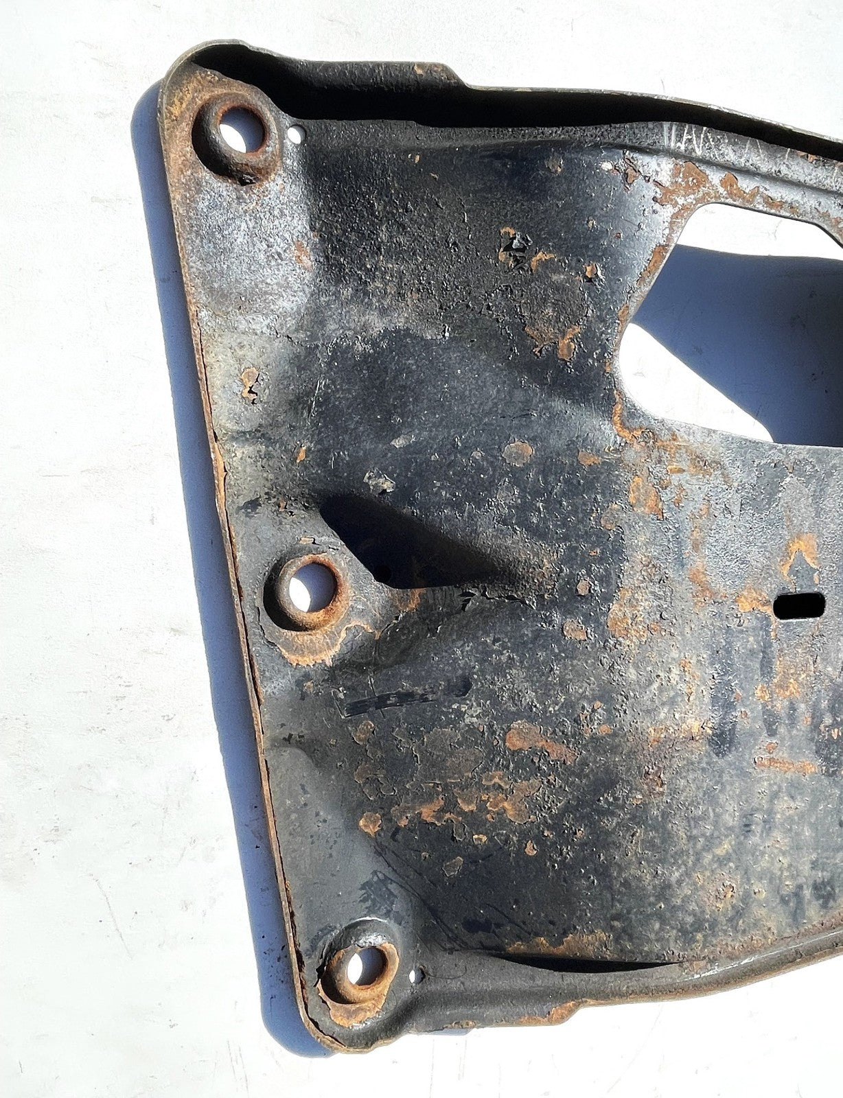 Jeep YJ transmission crossmember metal Mount Skid Plate Belly Pan 87-95 Wrangler