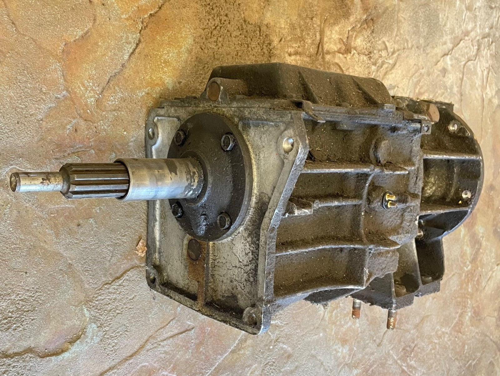Jeep CJ 4 speed manual transmission SR4 CJ7 CJ8 Ford 13-32-097-902