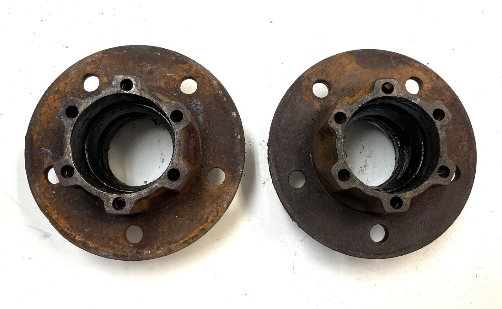 Jeep CJ disc brake bearing hub Dana 30 fits 78-81 CJ5 CJ7 6 bolt hubs (pair)