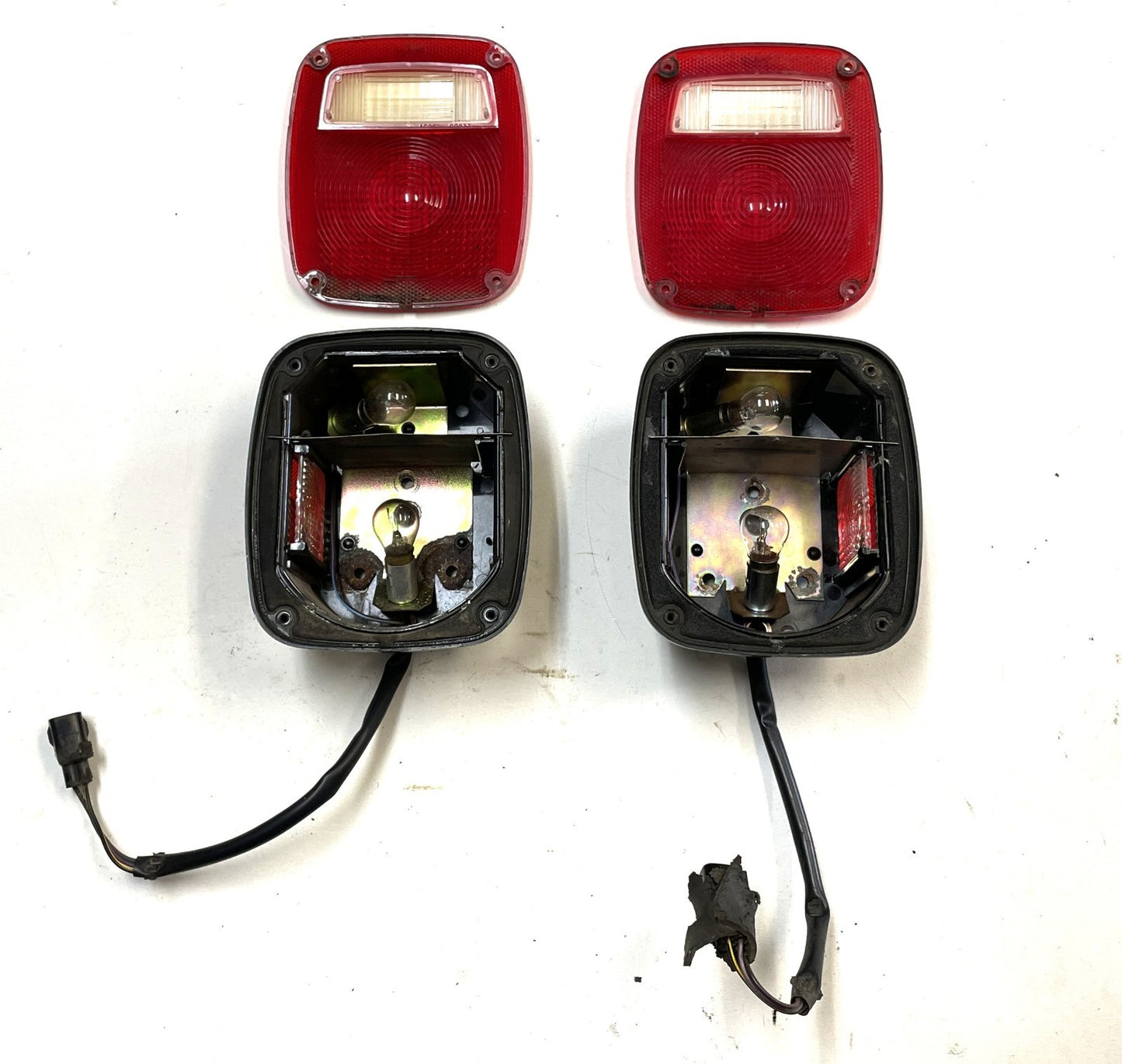 98-06 Jeep TJ Taillights Left Right Driver Passenger Wrangler Tail Lights