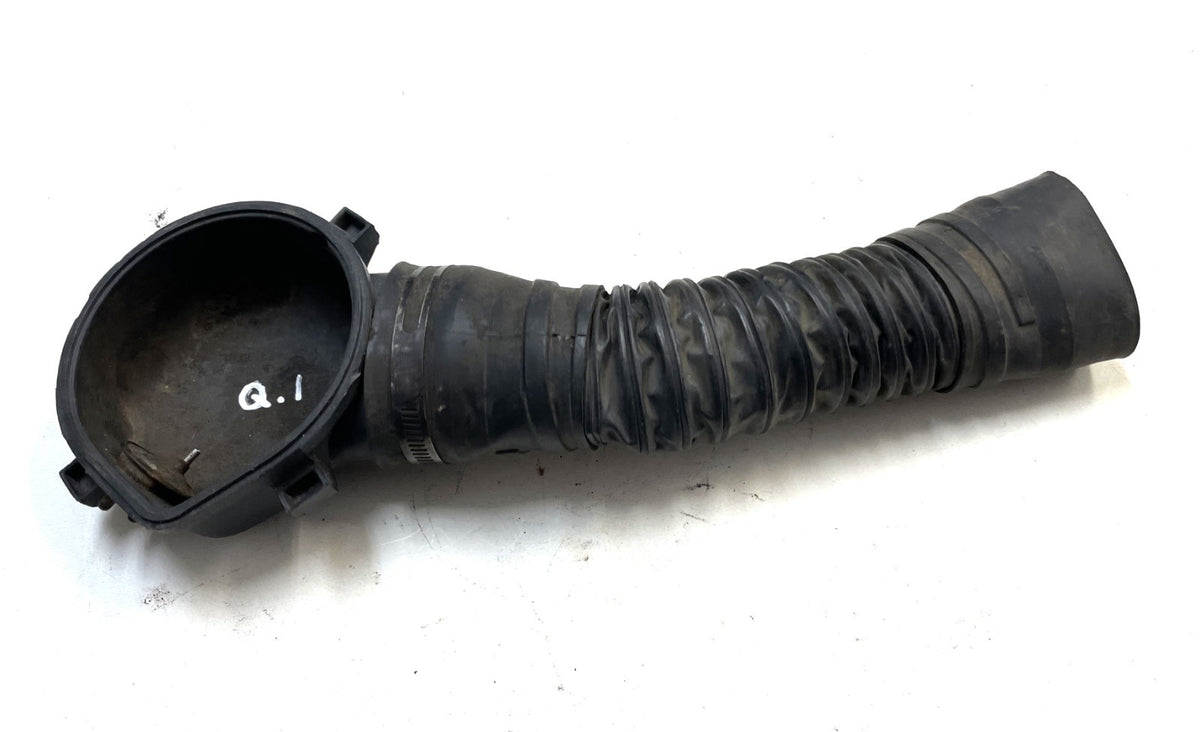 Jeep Wrangler YJ 4 cylinder 2.5 TBI throttle body to air cleaner lid hose  87-90