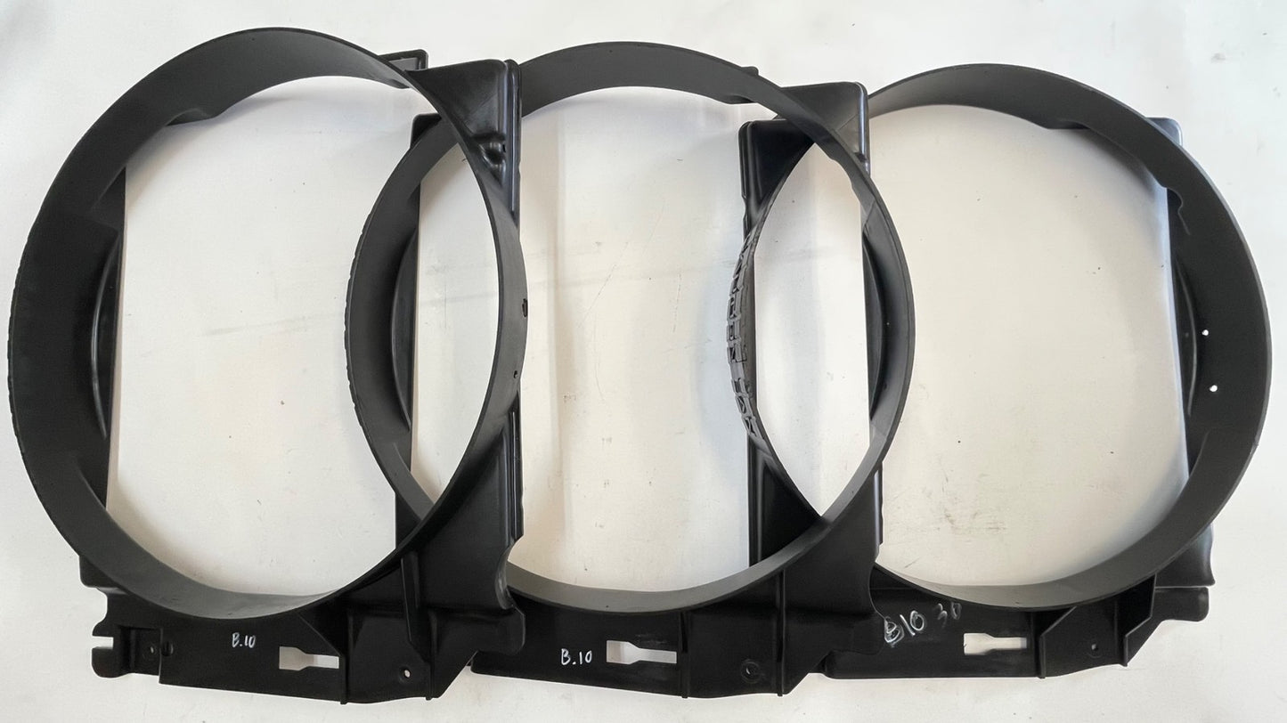 03-06 Jeep TJ 4.0 Six Cylinder fan shroud Wrangler Radiator cooling 52028127AD