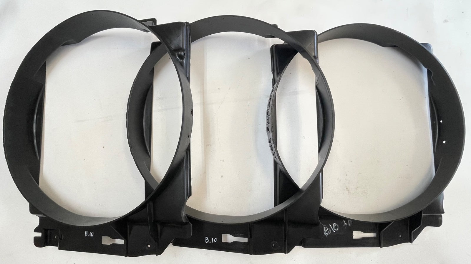 03-06 Jeep TJ 4.0 Six Cylinder fan shroud Wrangler Radiator cooling 52028127AD