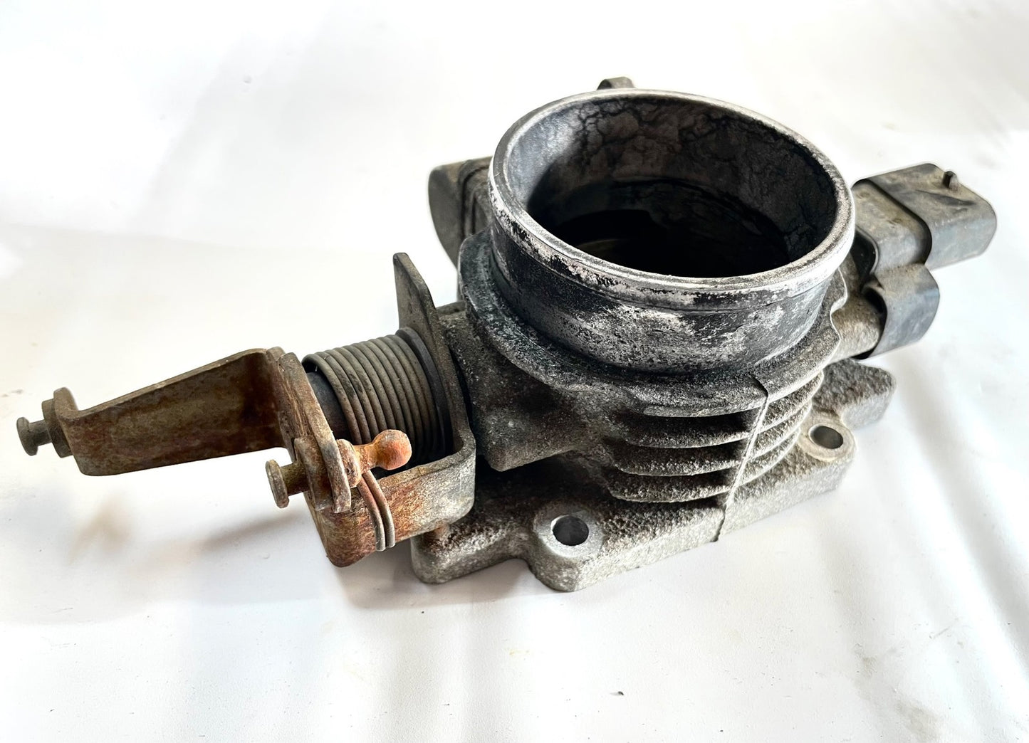 91-95 Jeep Wrangler YJ 4 Cylinder 2.5 L Throttle Body 53030843 2.5L 6 cyl OEM