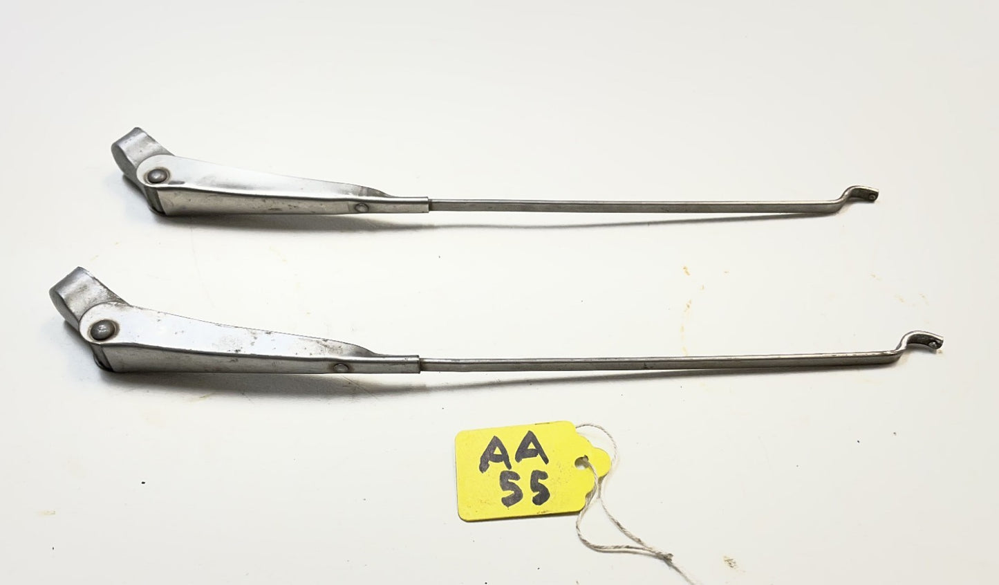 windshield wiper arms fits 76-86 Jeep CJ5 CJ7 CJ8 Used Pair