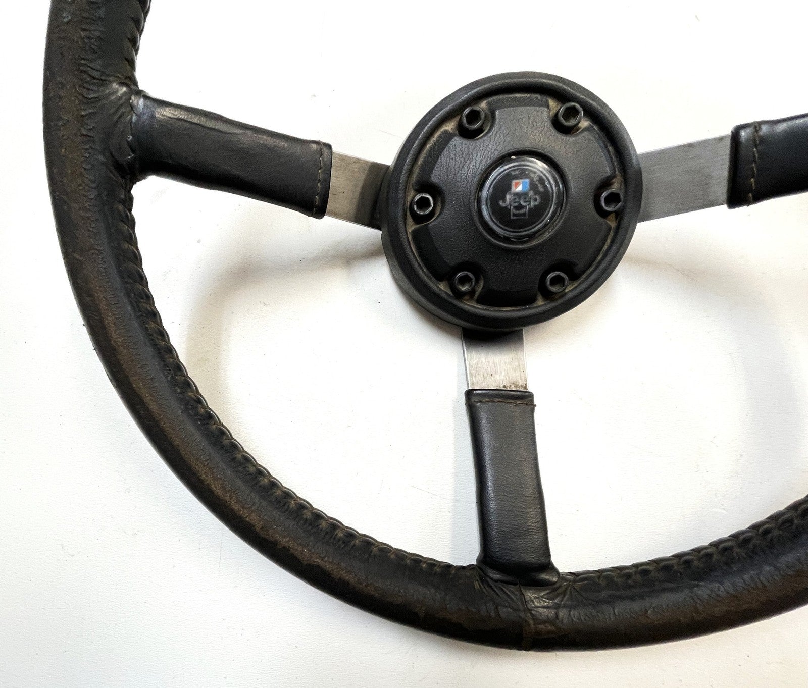 Jeep CJ Laredo steering wheel CJ5 CJ7 CJ8 factory 76-86 AMC black horn button
