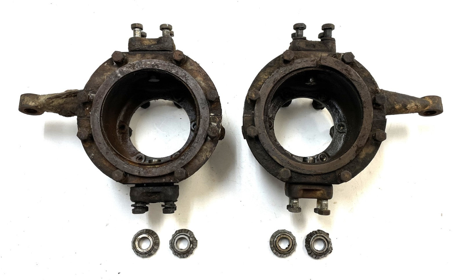 Jeep CJ5 Jeepster dana 27  steering knuckles left / right FREE SHIPPING