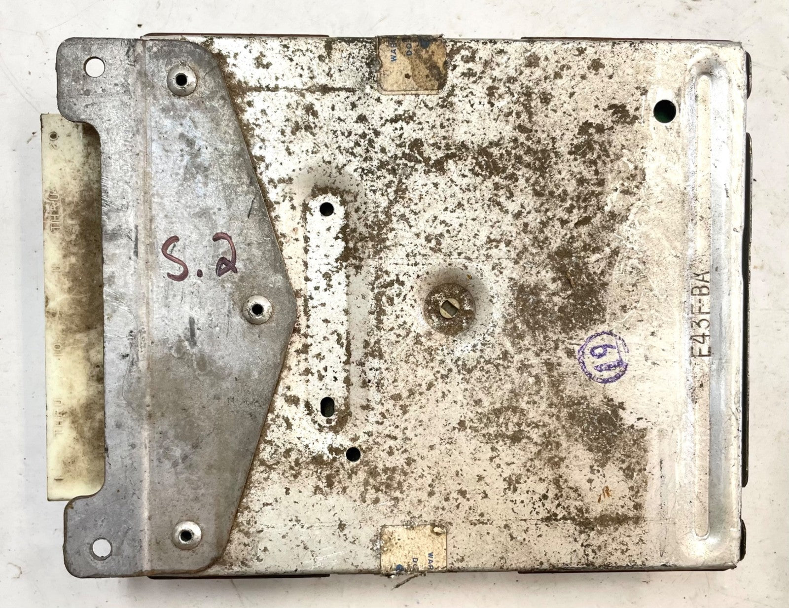 Jeep YJ CJ7 4.2 Engine Computer 6 cylinder ECU ECM 8933001749 E4FF-12A651-PA