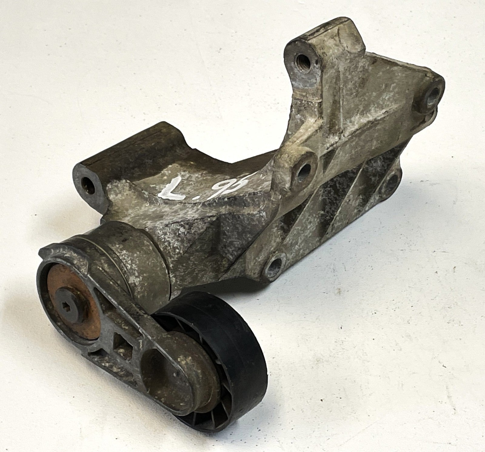 4.0 Jeep TJ Wrangler 00-06 Belt Tensioner Alternator Engine Bracket Idler Pulley