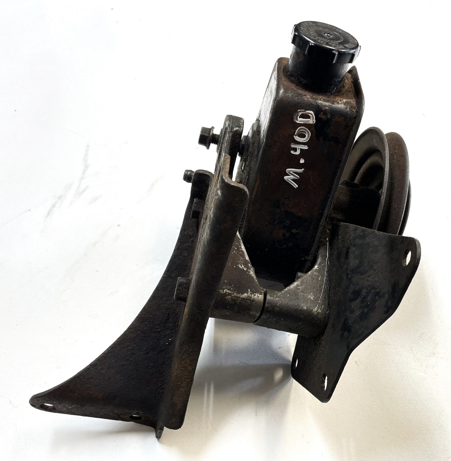Jeep CJ5 CJ7 YJ 4.2 six cylinder power steering pump brackets Wrangler 258ci
