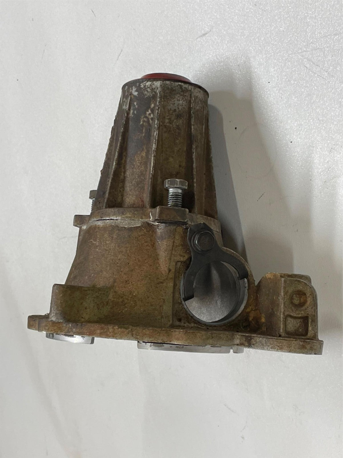 Jeep YJ NP 231 transfer case rear housing and tail shaft 87-95 Wrangler C-17391