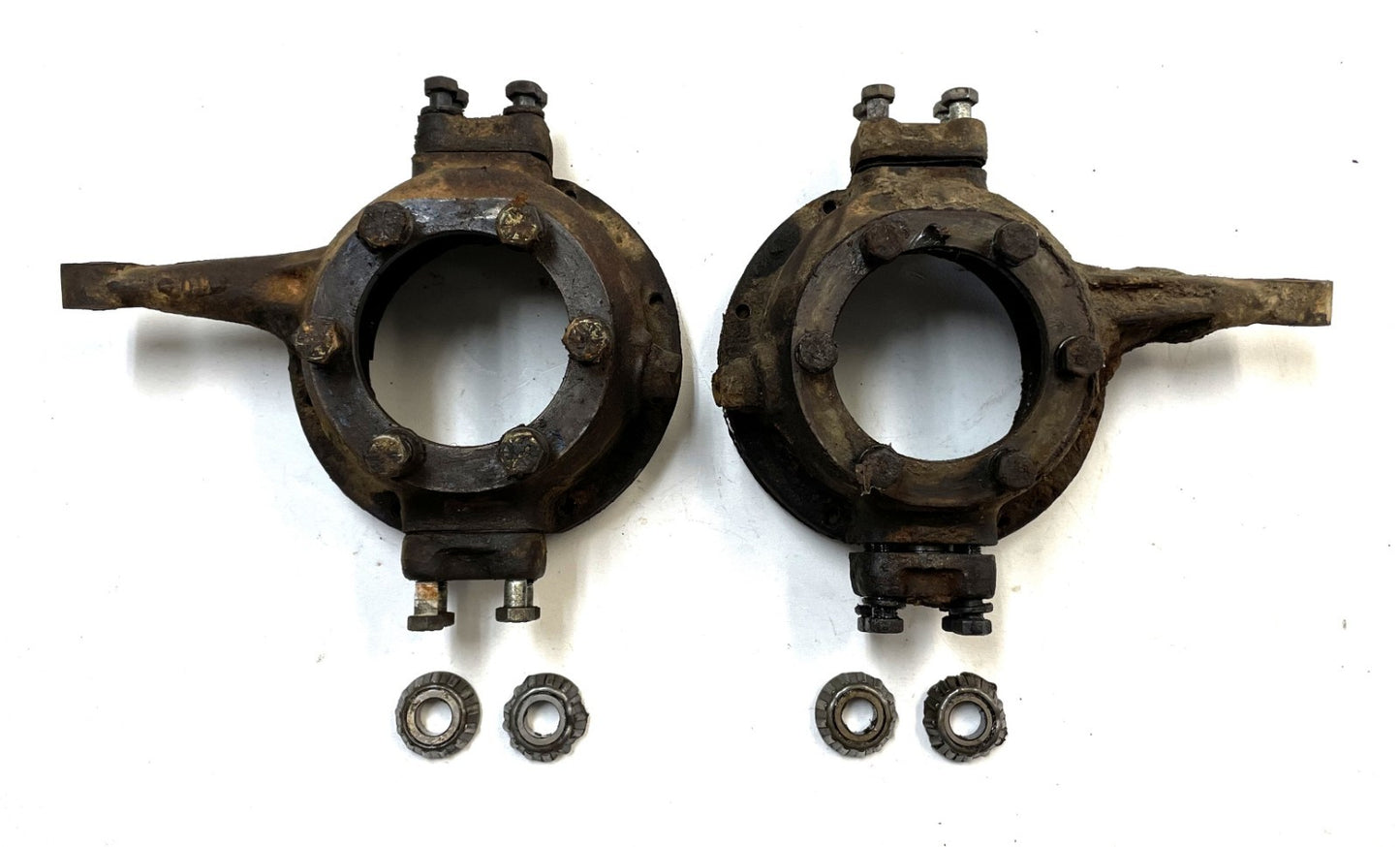 Jeep CJ5 Jeepster dana 27  steering knuckles left / right FREE SHIPPING