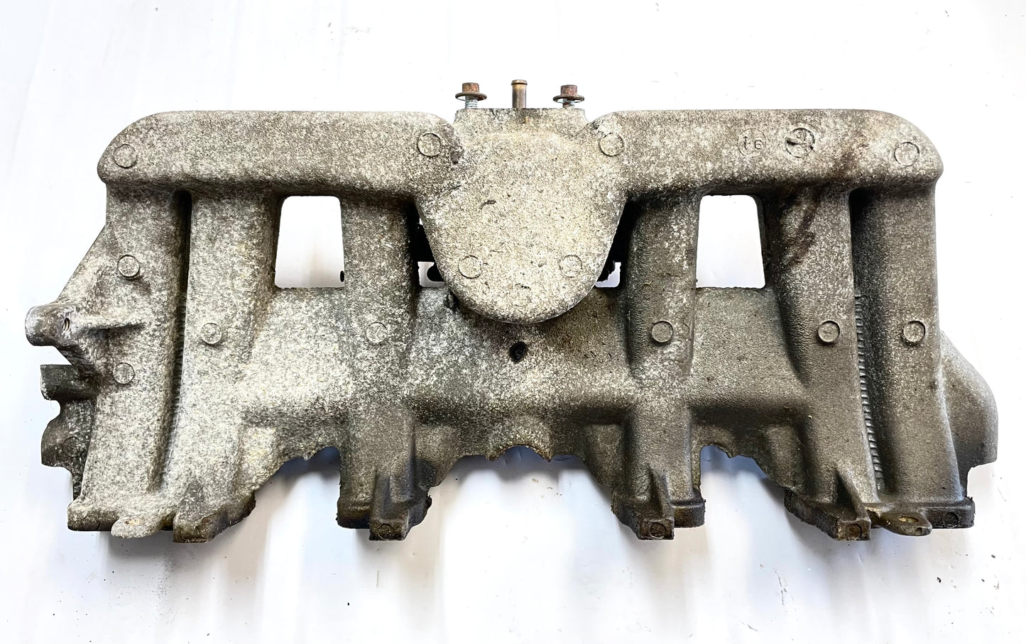 Jeep Wrangler YJ XJ 91-95 4.0 Intake Manifold 33007067  throttle body !