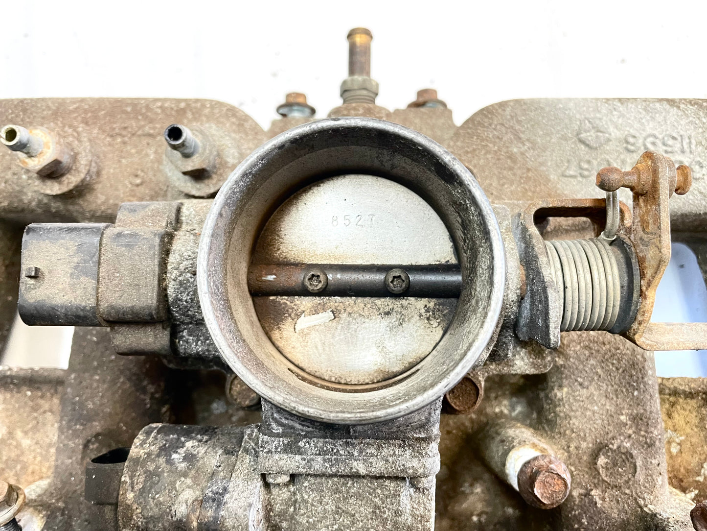 Jeep Wrangler YJ XJ 91-95 4.0 Intake Manifold 33007067  throttle body !