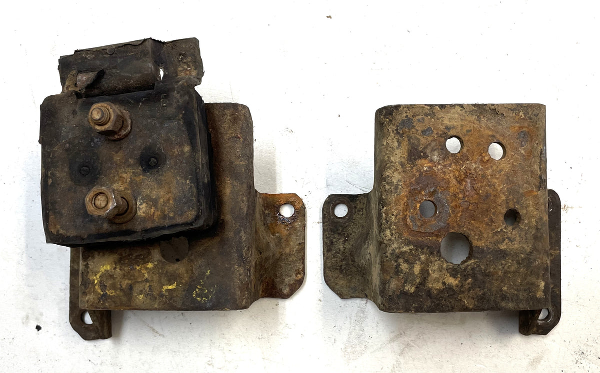 Jeep V8 motor mounts CJ5 CJ7 CJ8 AMC engine side 304 360 401 mount FREE SHIP
