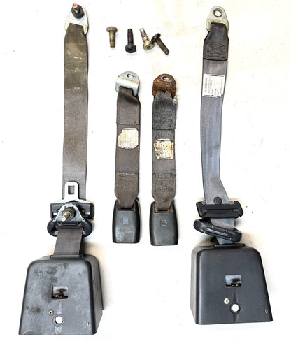 Cinturones de asiento trasero Jeep TJ 97-02 Wrangler cinturón de hombro hebillas hembra asiento trasero !!! 