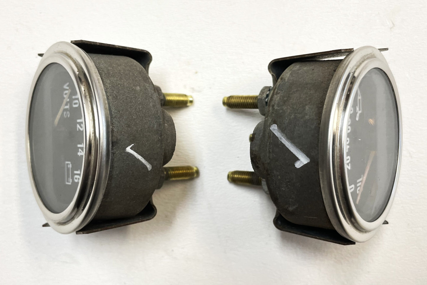 Jeep CJ Oil Pressure Volts Gauge Factory Faria CJ5 CJ7 CJ8 AMC Gauges Battery