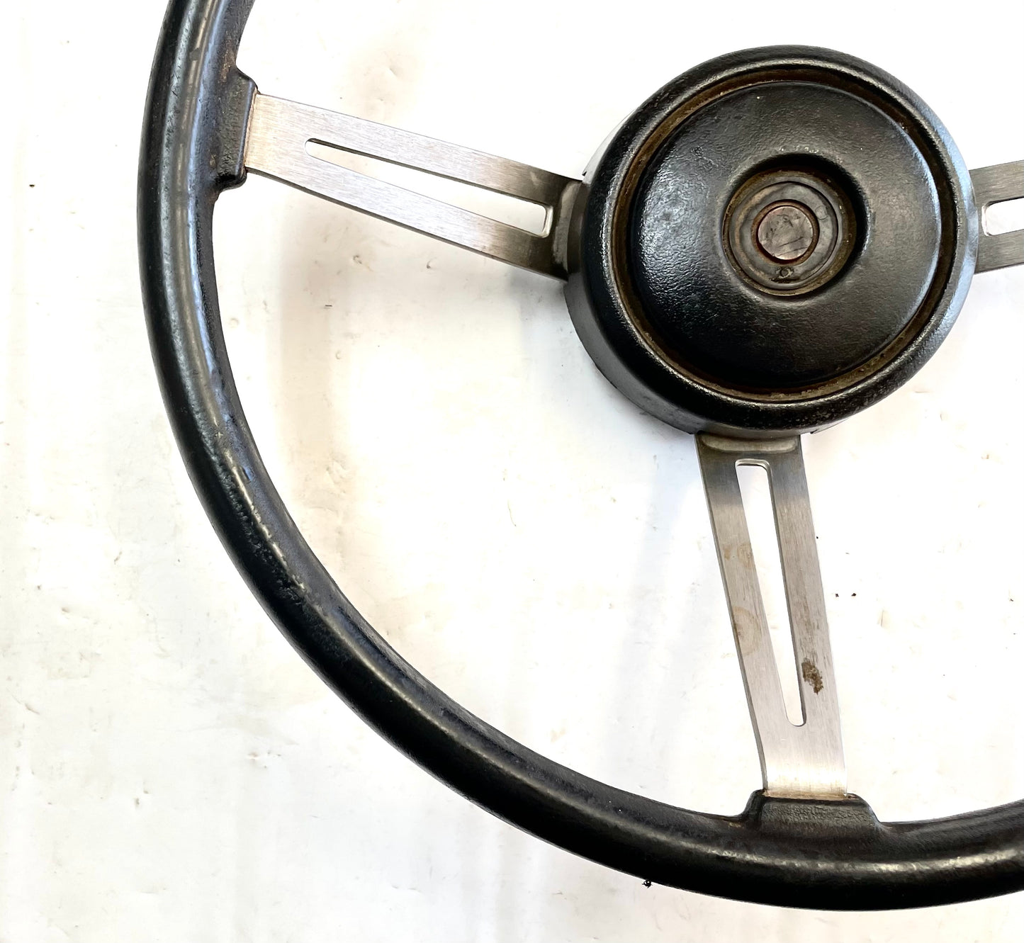 Jeep CJ steering wheel CJ5 CJ7 76-86 AMC horn button black J10 Cherokee AMC FSJ