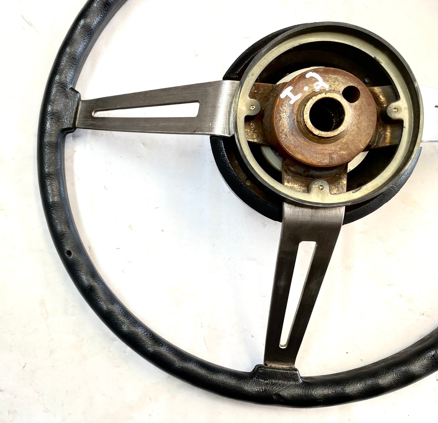 Jeep CJ steering wheel CJ5 CJ7 76-86 AMC horn button black J10 Cherokee AMC FSJ