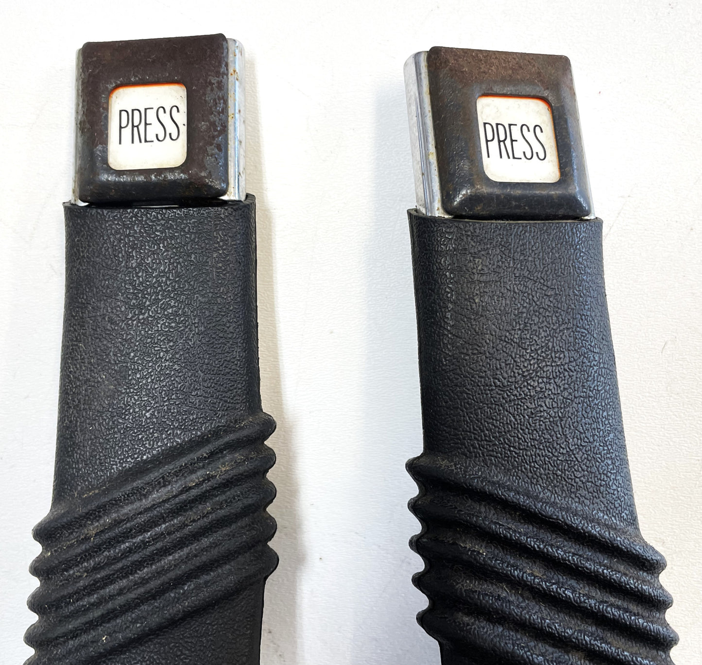 Jeep YJ Front Seat Belt Female Ends Buckles 92-95 Wrangler Belts FREE SHIPPING