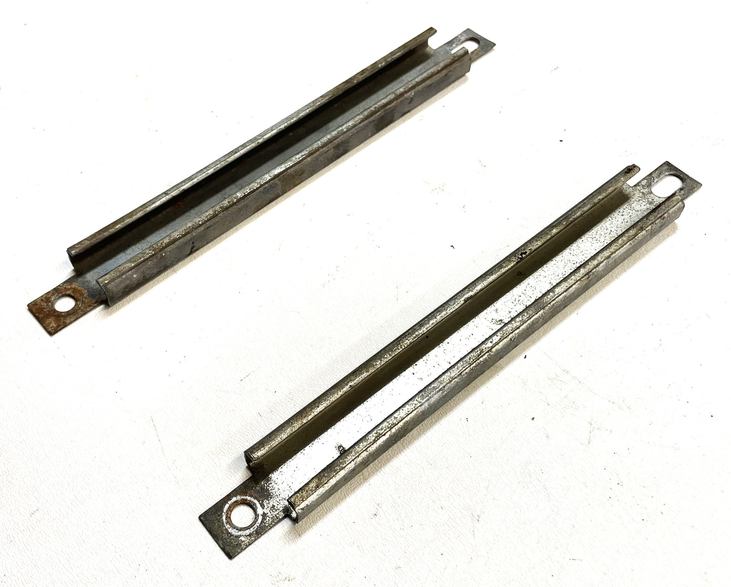 Jeep Window Regulator Guide Slide Track Channel Door YJ CJ7 Wrangler Glass