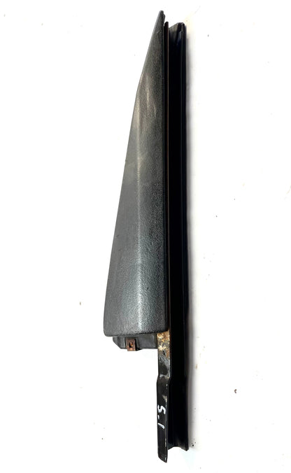 Espaciador de moldura de ventana de puerta rígida del lado izquierdo de Jeep TJ 55176569AB ventilación Wrangler Conductor 