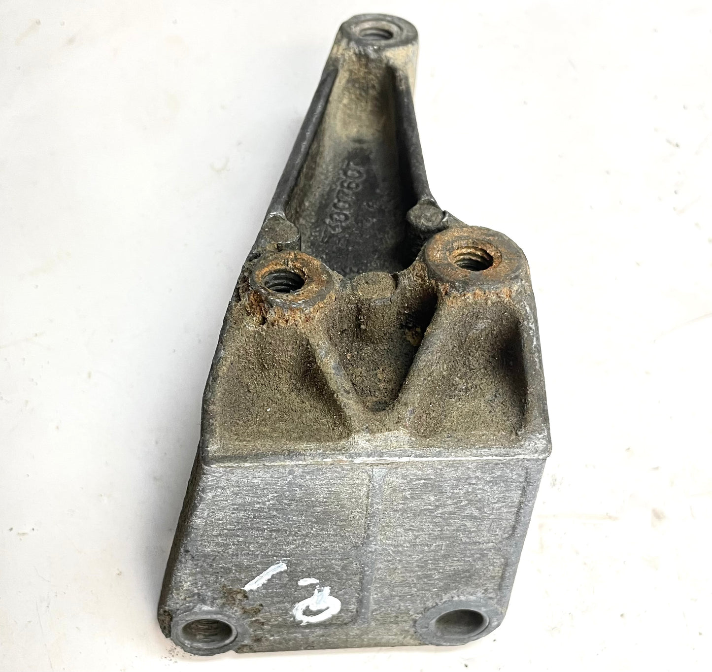 Jeep Wrangler TJ YJ 91-99 4.0 Engine Alternator Lower Mounting Bracket 53007607