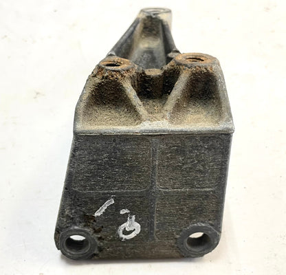 Jeep Wrangler TJ YJ 91-99 4.0 Engine Alternator Lower Mounting Bracket 53007607