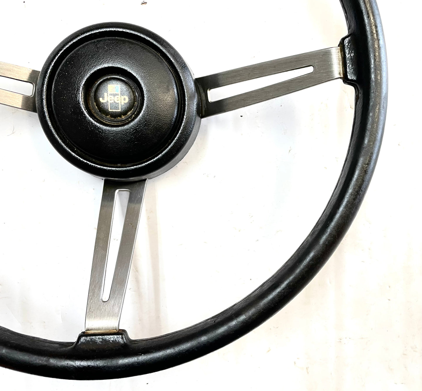 Volante Jeep CJ CJ5 CJ7 76-86 Botón de bocina AMC negro J10 Cherokee AMC FSJ 