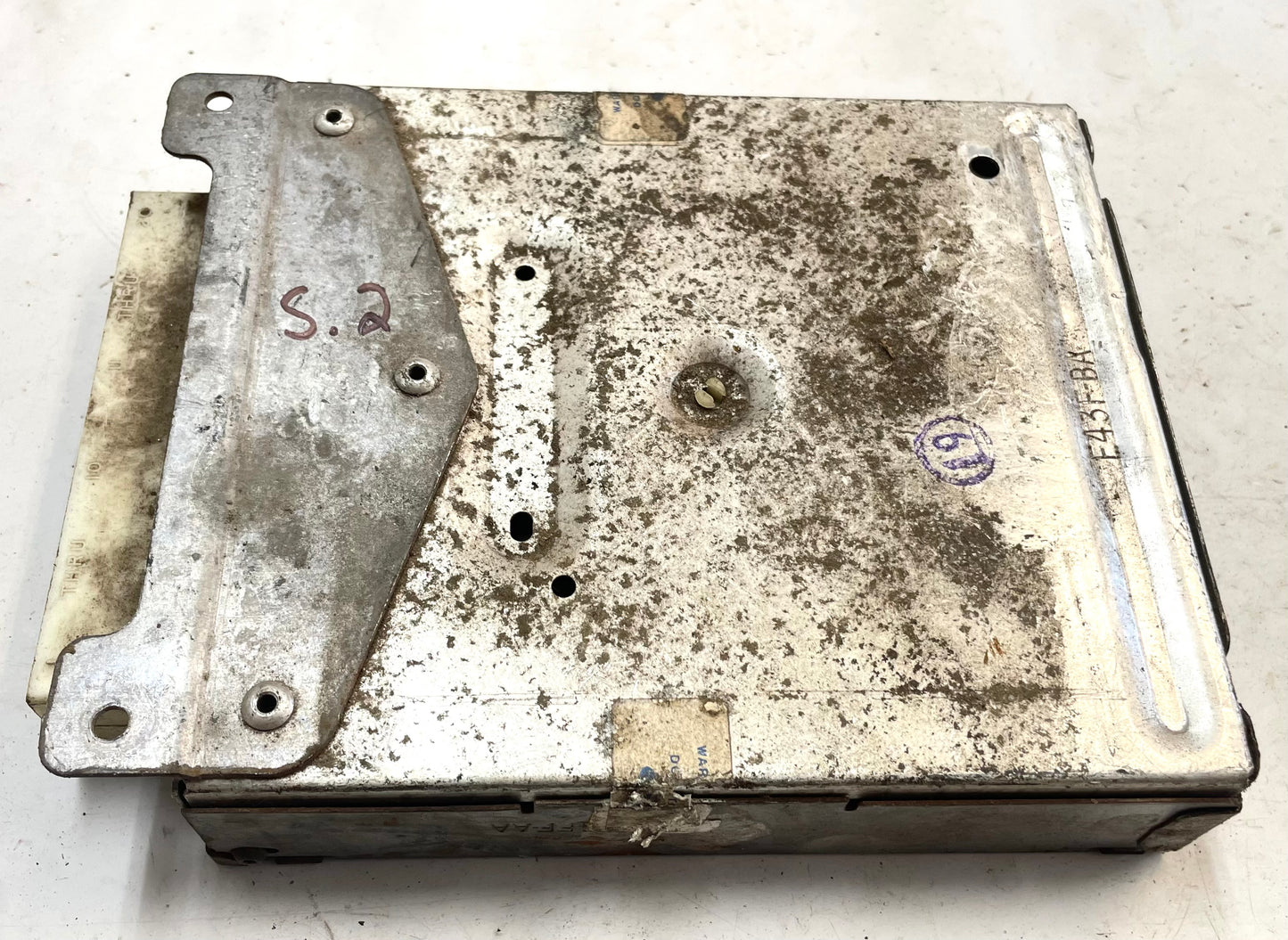 Computadora del motor Jeep YJ CJ7 4.2 ECU de 6 cilindros ECM 8933001749 E4FF-12A651-PA