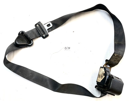 Retractor de cinturón de seguridad delantero derecho para Jeep TJ (03-06 Wrangler), color negro. ENVÍO GRATIS. 