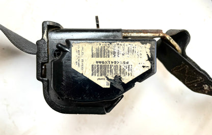 Retractor de cinturón de seguridad delantero derecho para Jeep TJ (03-06 Wrangler), color negro. ENVÍO GRATIS. 