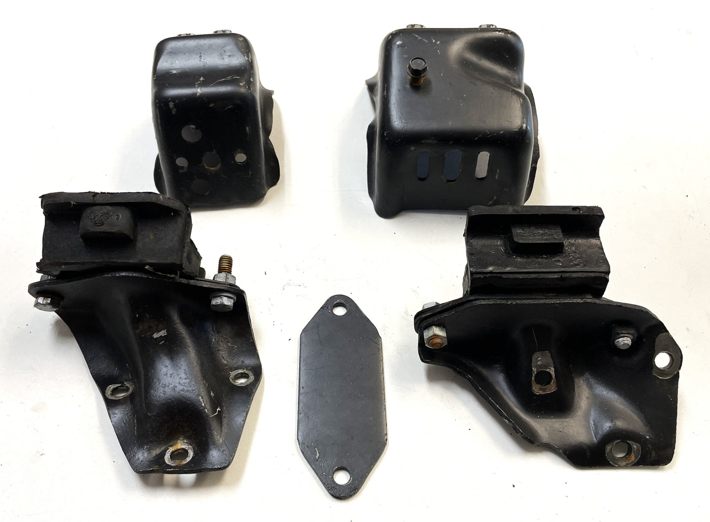 Jeep CJ 6 Cylinder Motor Mounts 4.2 258 CJ5 CJ7 CJ8 AMC Engine Frame Mount 232