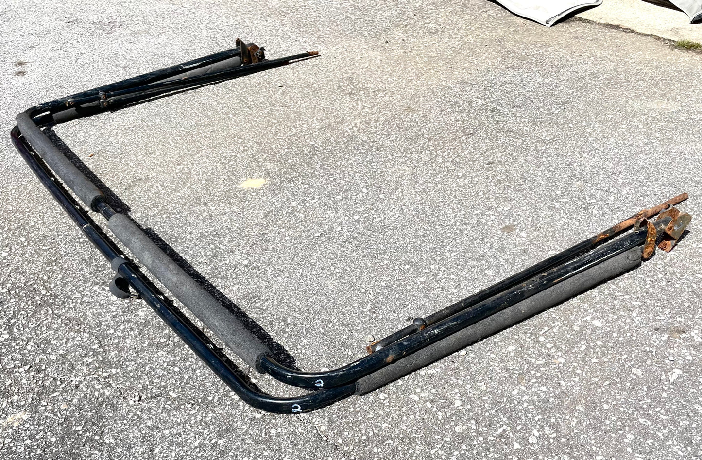 ¡Los marcos de las puertas con capota blanda del Jeep CJ7 YJ son un Wrangler de posventa de Bestop! 