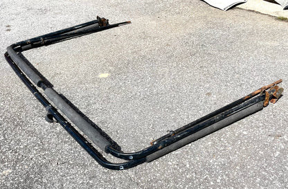 ¡Los marcos de las puertas con capota blanda del Jeep CJ7 YJ son un Wrangler de posventa de Bestop! 