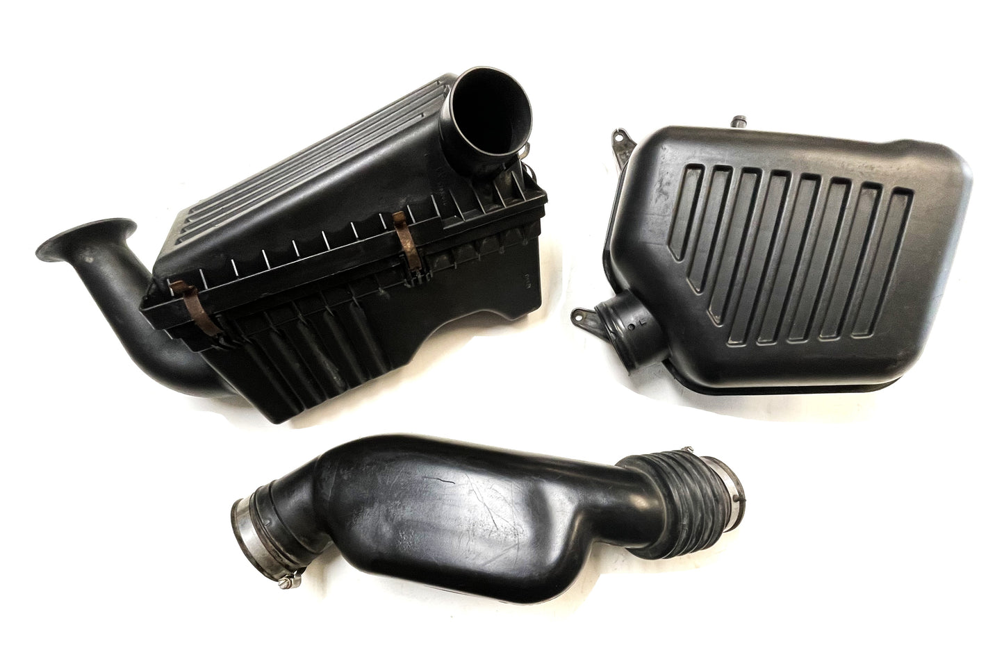 Jeep Wrangler TJ 2.5 Four Cylinder Air Cleaner Filter Intake Connector Tube Lid